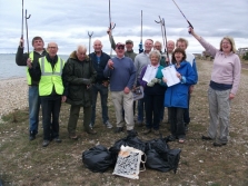 Gosport and Lee LitterAction on a beach clean with Give, Gain and Grow and Loud and Proud volunteers